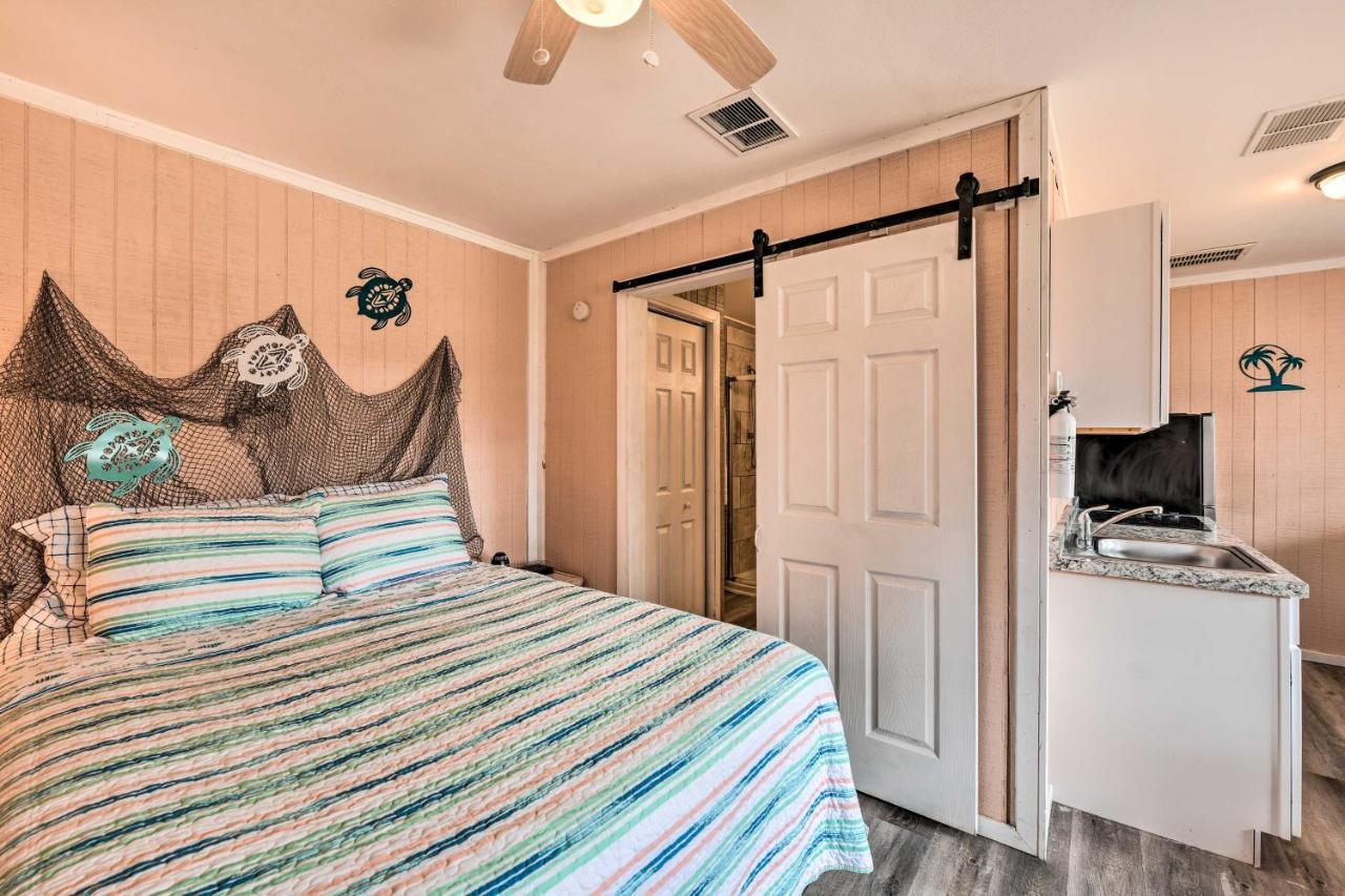 Escape With Grill, 4 Mi To Beach! Apartment Gulf Shores
