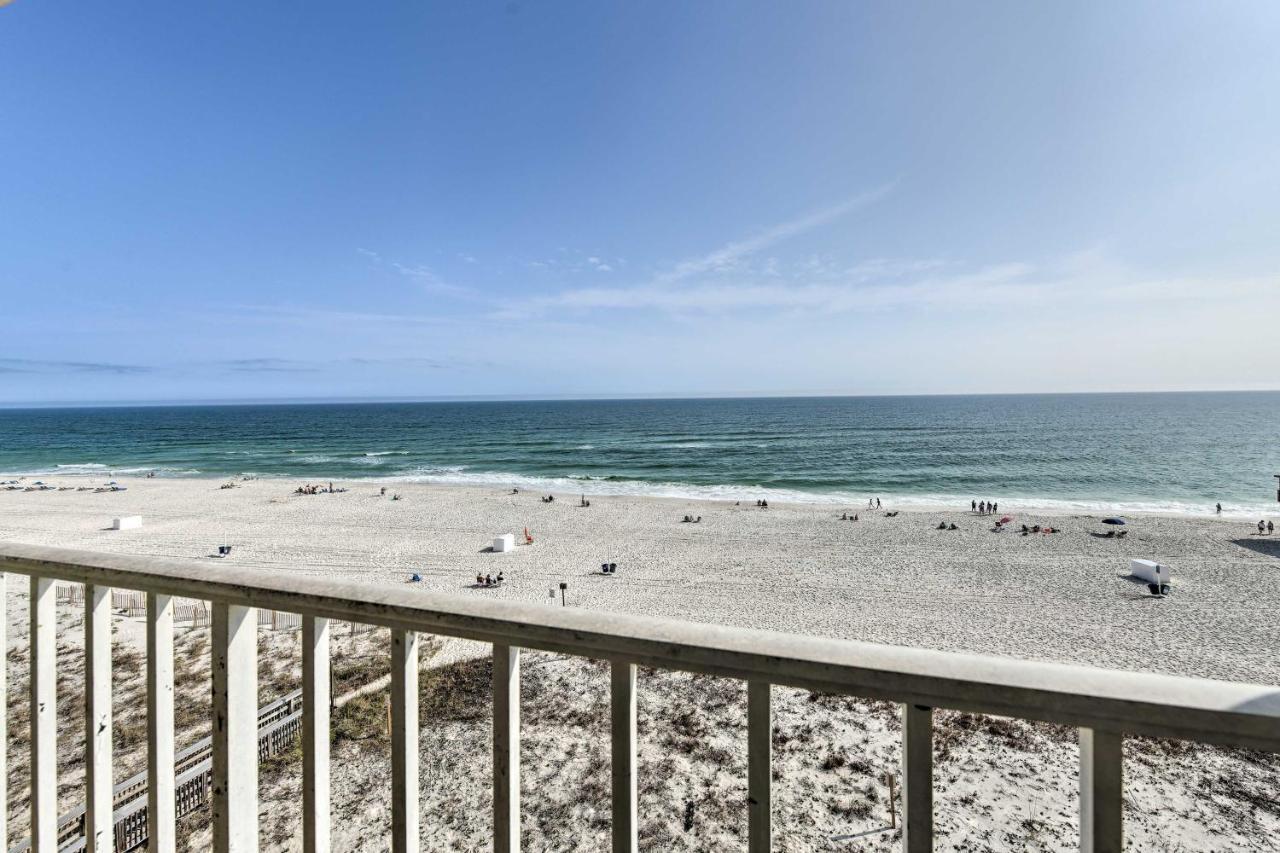 Apartment Oceanfront Haven With Pool And Beach Access