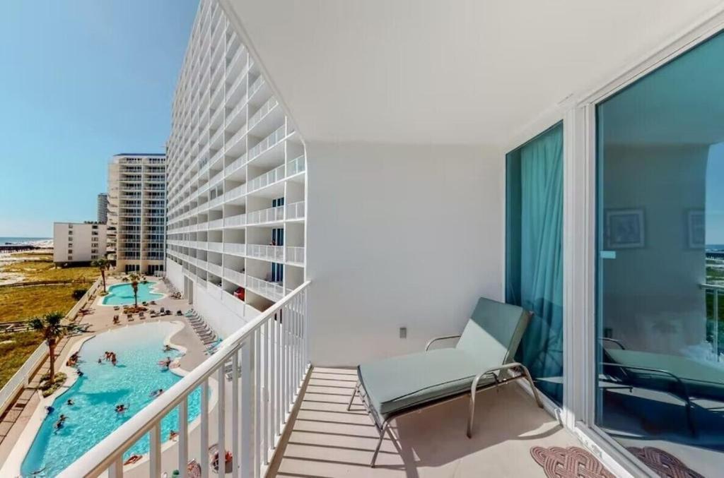 Lighthouse Unit 402 * Gulf Shores