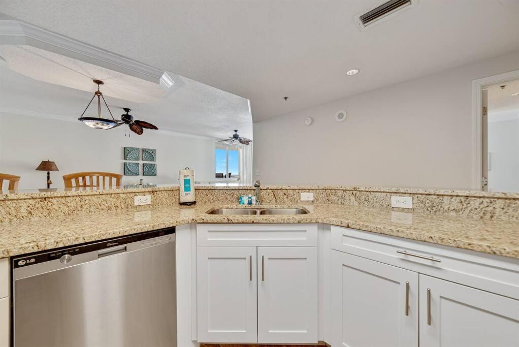 Apartment Club A1502 - Adorable Beachfront Corner Unit W/ Awesome Views! Gulf Shores