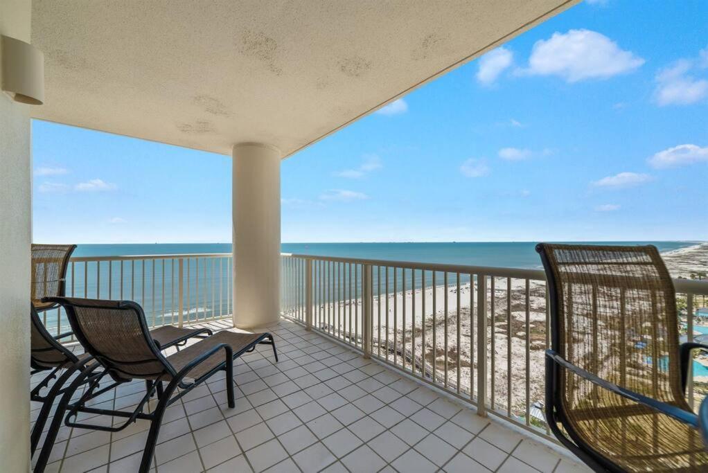 Club A1502 - Adorable Beachfront Corner Unit W/ Awesome Views!