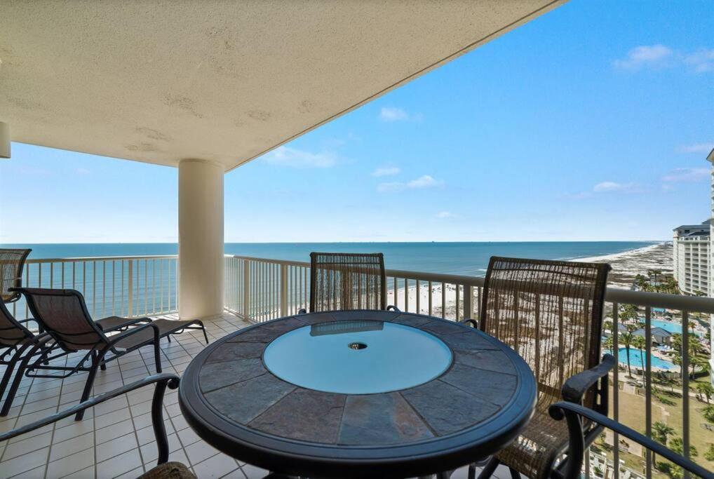 Apartment Club A1502 - Adorable Beachfront Corner Unit W/ Awesome Views! *