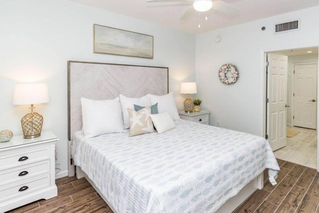 The Club B1107 ~ Luxurious Beachfront Condo!