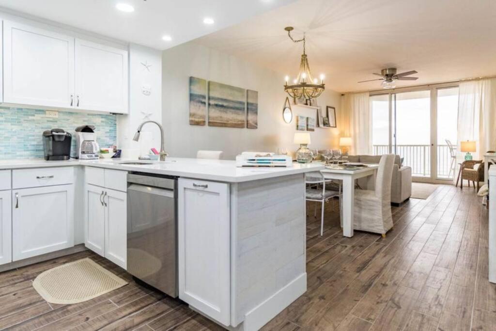 Apartment The Club B1107 ~ Luxurious Beachfront Condo! Gulf Shores