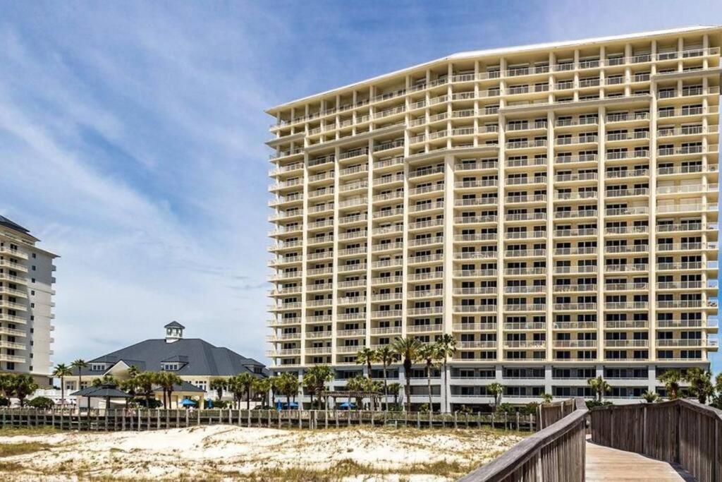 The Club B1107 ~ Luxurious Beachfront Condo!