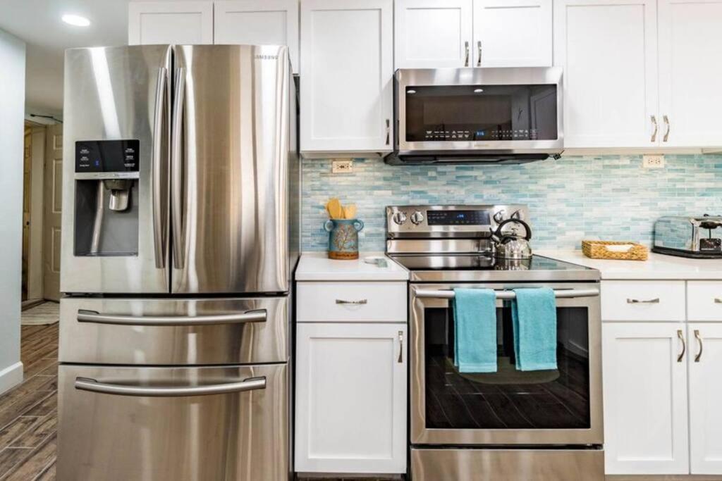 The Club B1107 ~ Luxurious Beachfront Condo! Apartment *