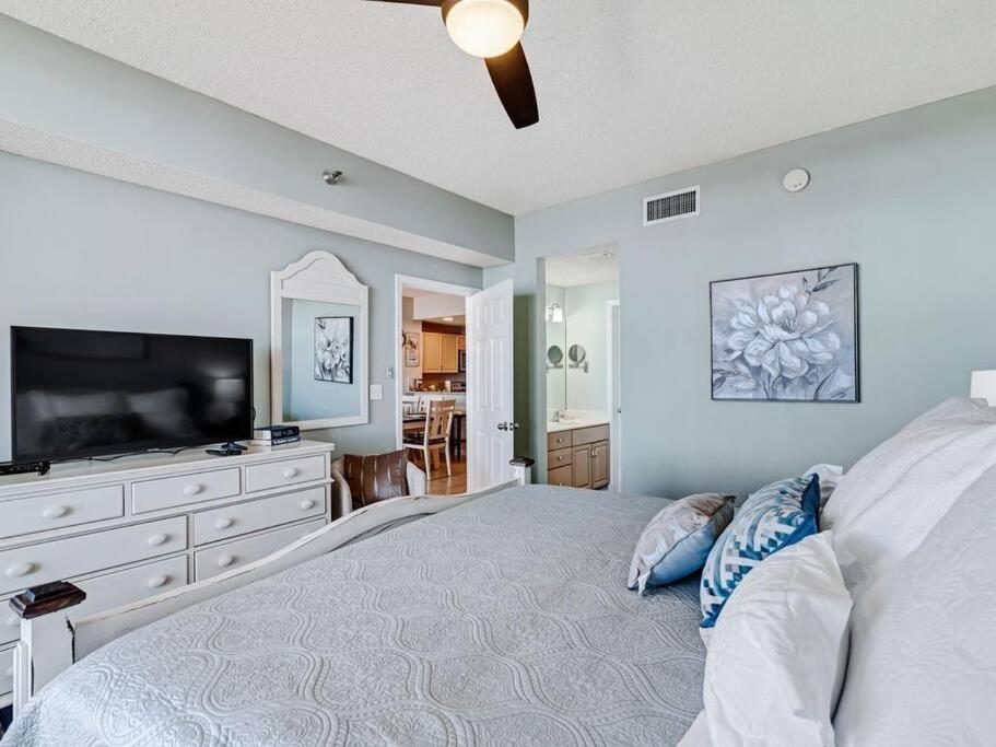 The Club Doral 306 - Spacious Beachfront Condo! Gulf Shores