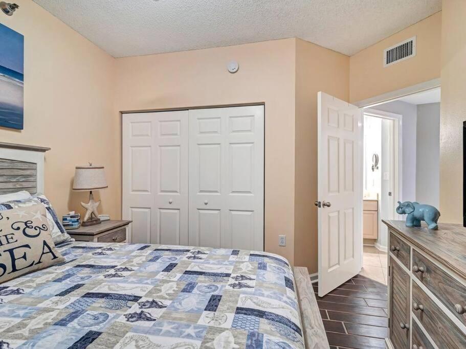 The Club Doral 306 - Spacious Beachfront Condo! *