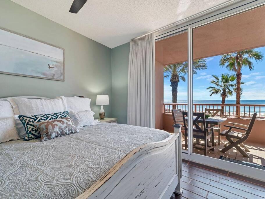 The Club Doral 306 - Spacious Beachfront Condo! Apartment