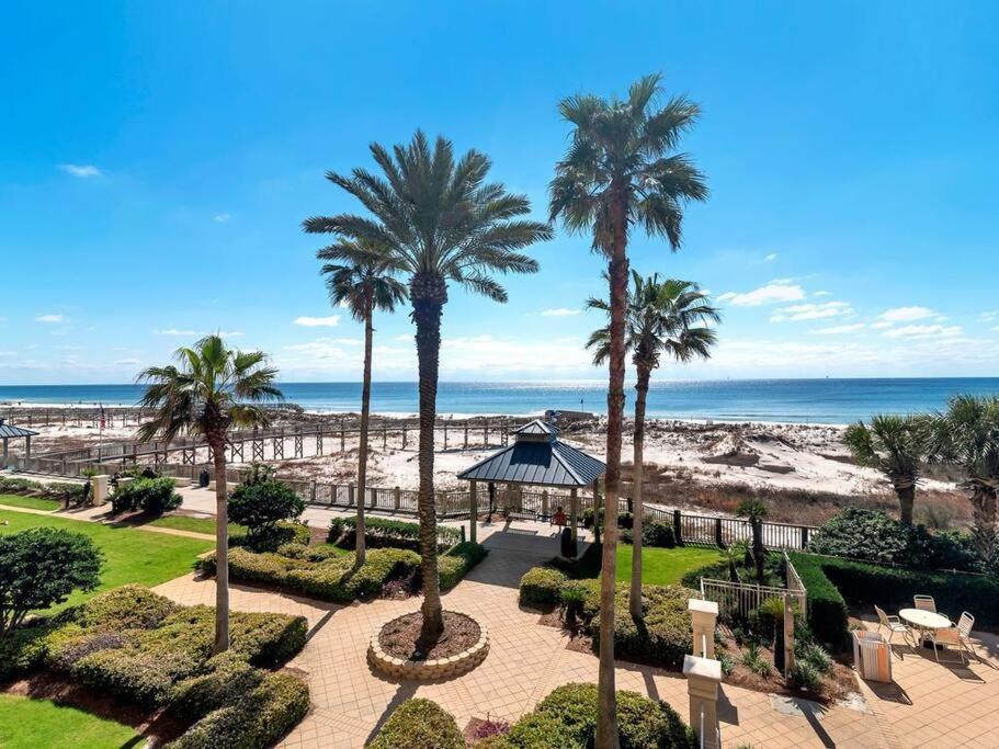 The Club Doral 306 - Spacious Beachfront Condo! Apartment