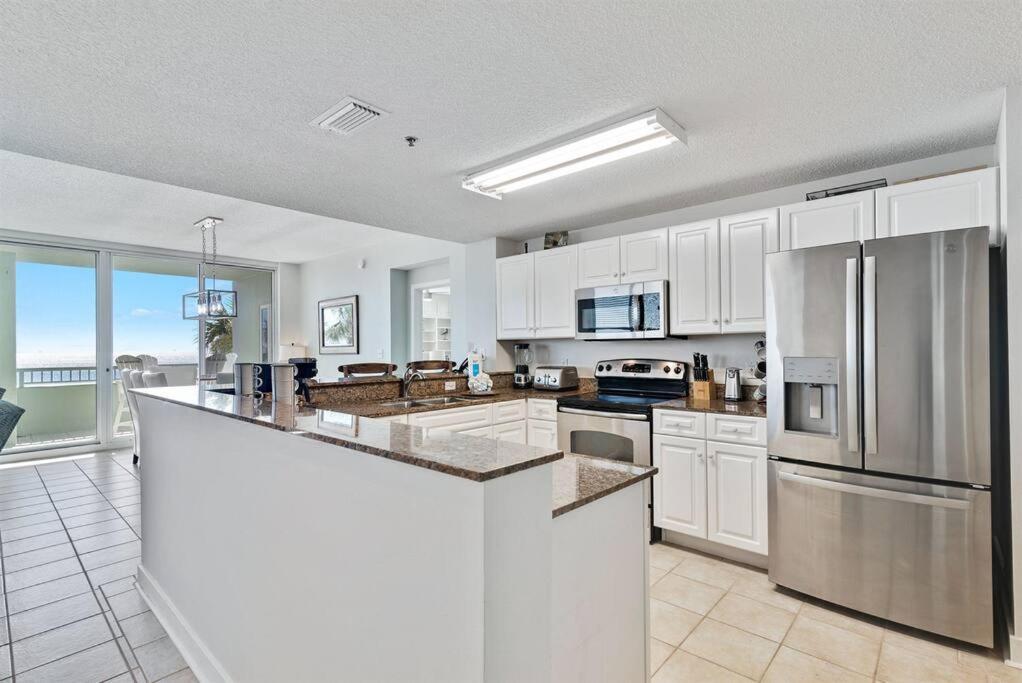 Avalon 201 - Large Beachfront Unit W/ Beautiful Ocean View! *