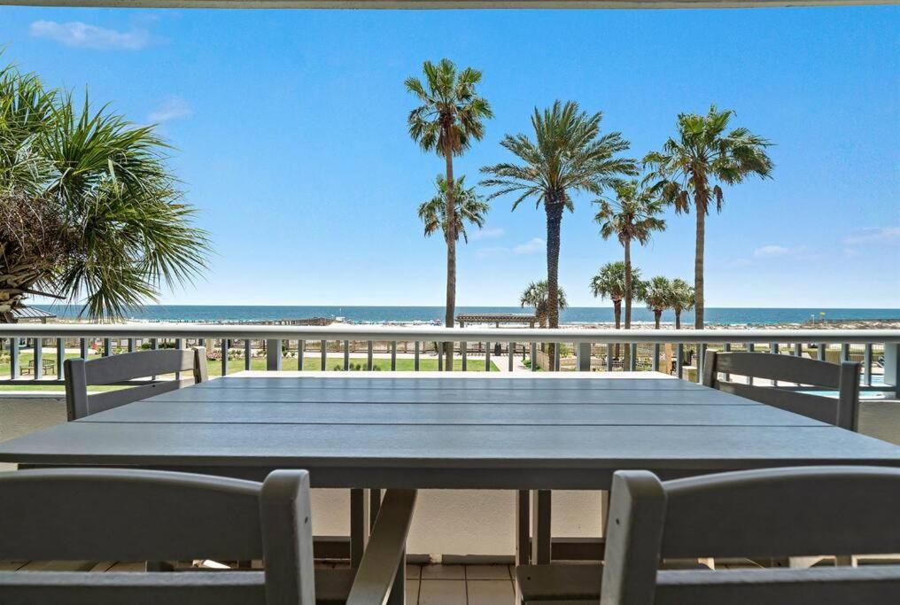 Bristol 205 - Beachfront With Breathtaking Views *