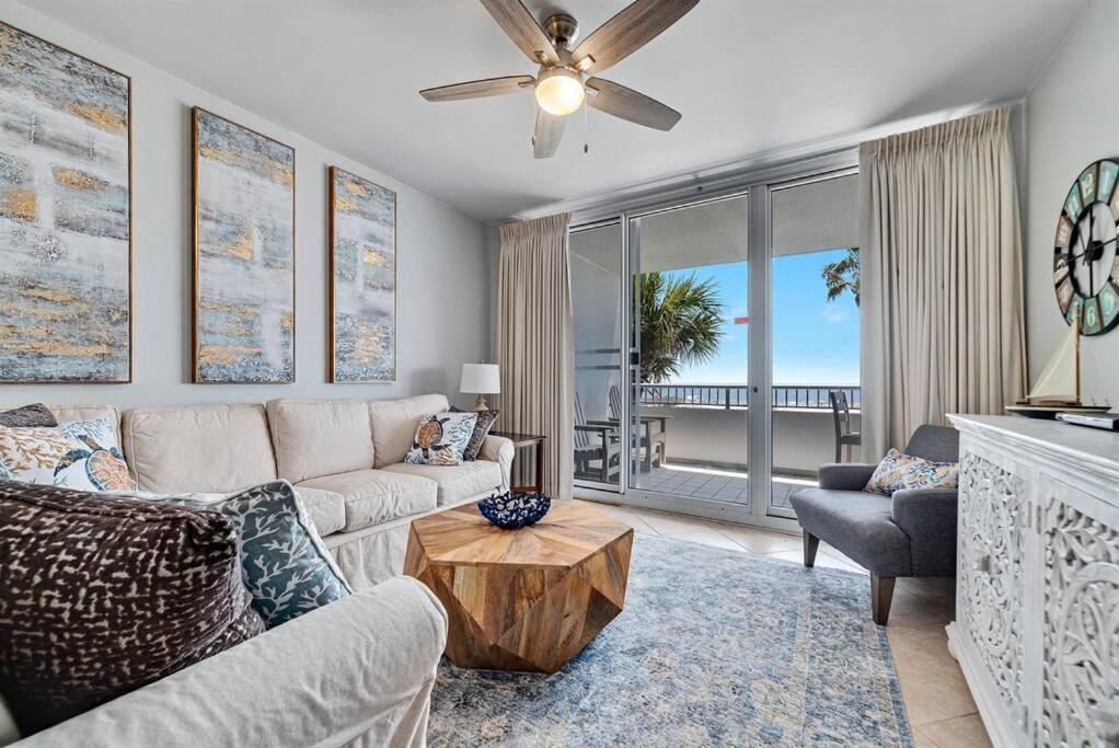 Bristol 205 - Beachfront With Breathtaking Views