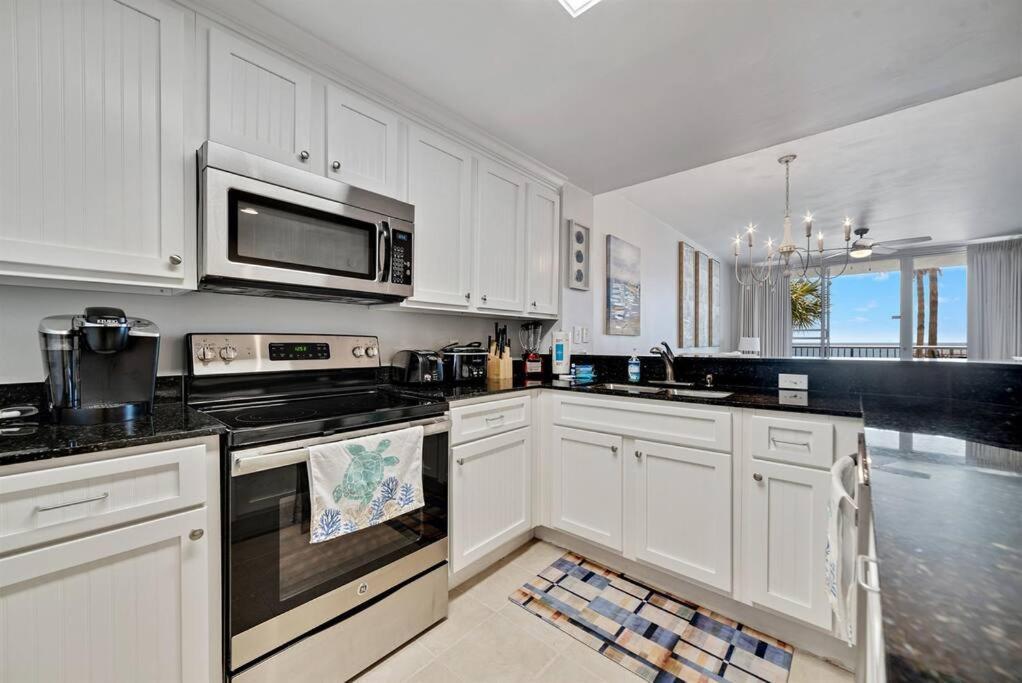 Apartment Bristol 205 - Beachfront With Breathtaking Views *