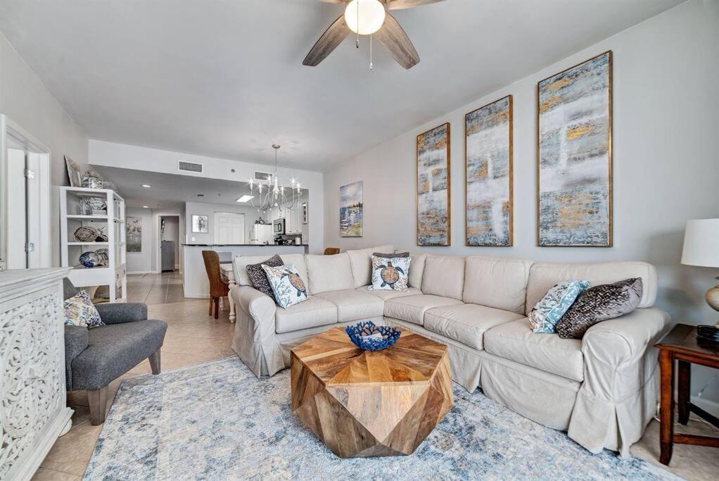 Apartment Bristol 205 - Beachfront With Breathtaking Views