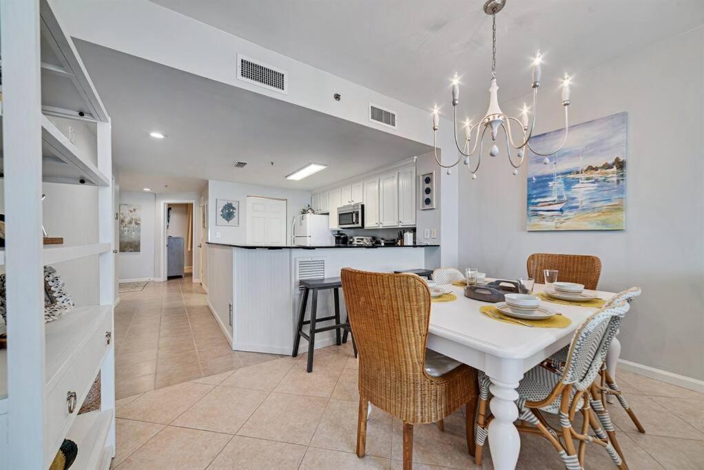 Apartment Bristol 205 - Beachfront With Breathtaking Views *