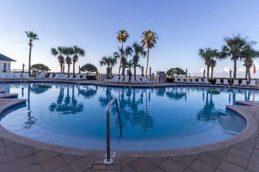 Bristol 109 - Lovely Ground Floor Beachfront Unit Apartment