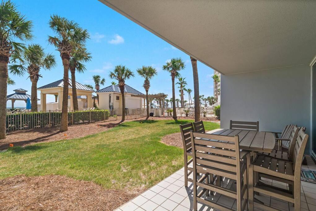 Bristol 109 - Lovely Ground Floor Beachfront Unit *