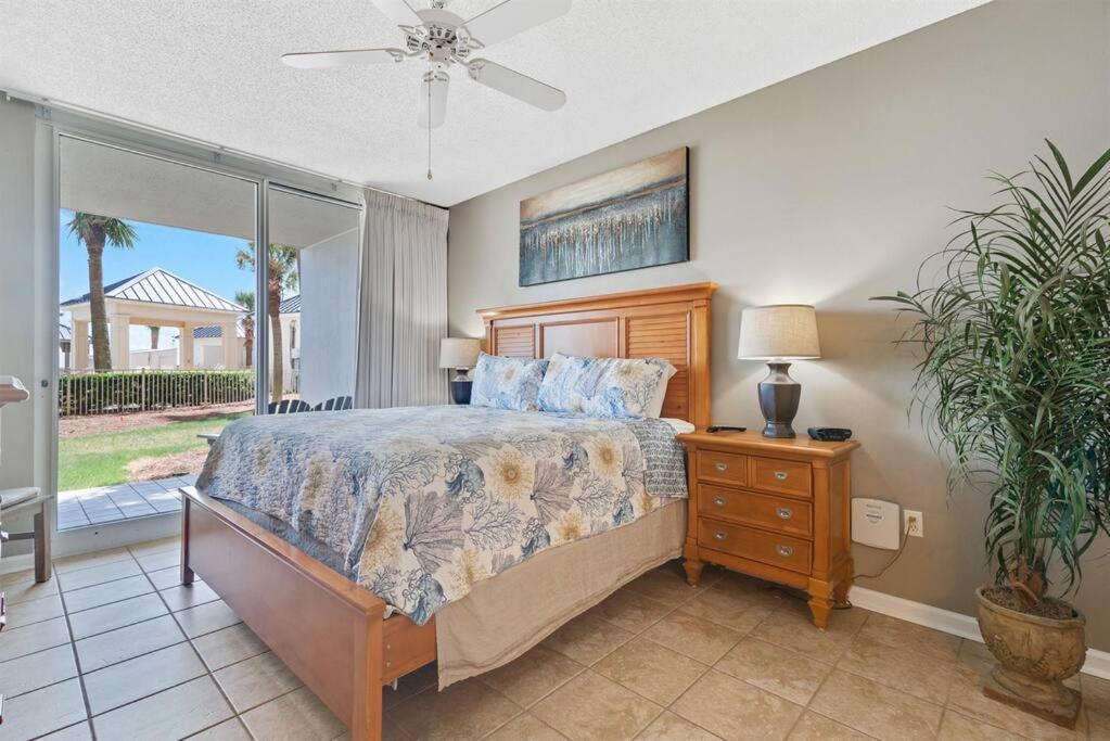 Bristol 109 - Lovely Ground Floor Beachfront Unit