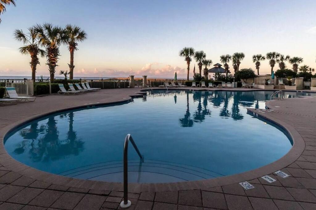 Avalon 201 - Large Beachfront Unit W/ Beautiful Ocean View! *