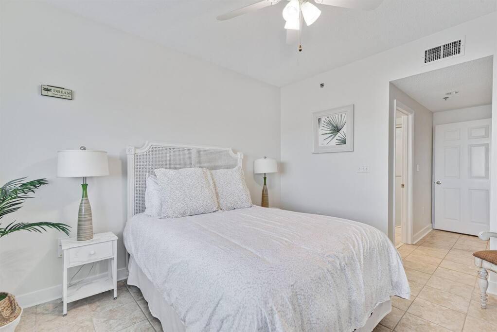 Avalon 201 - Large Beachfront Unit W/ Beautiful Ocean View! *