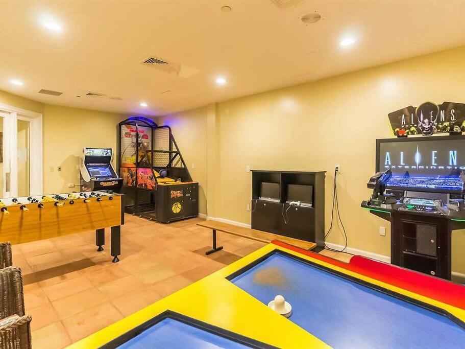 Avalon 201 - Large Beachfront Unit W/ Beautiful Ocean View! Apartment