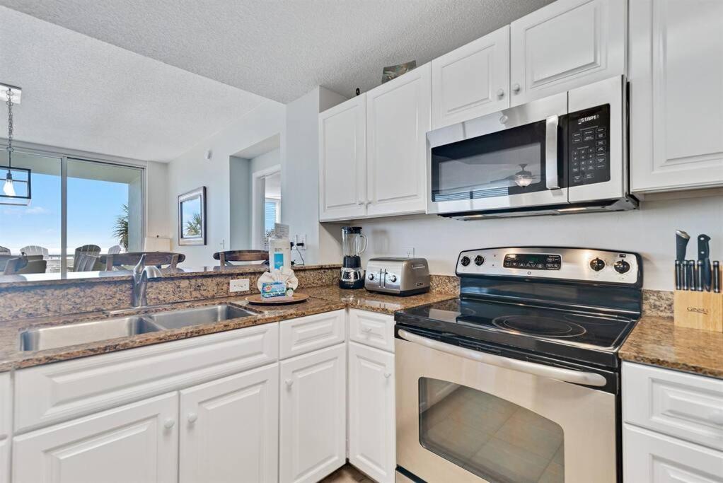 Avalon 201 - Large Beachfront Unit W/ Beautiful Ocean View! Gulf Shores