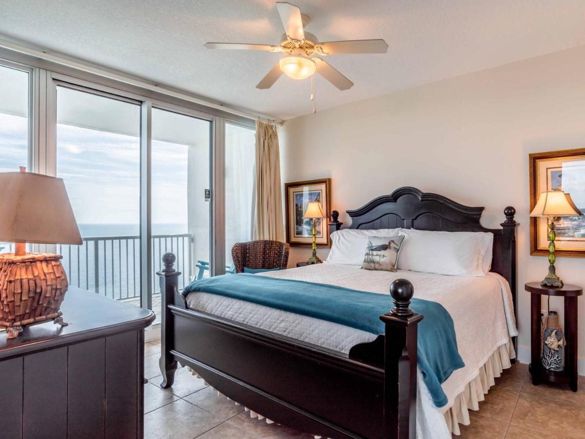 Apartment Island Towers #1801 *