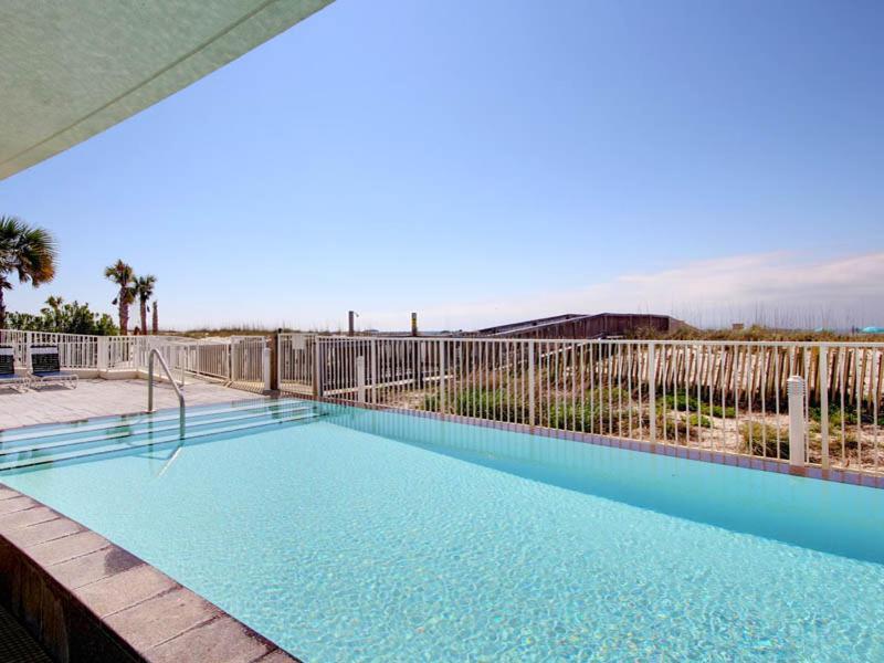 Apartment Island Towers #1801