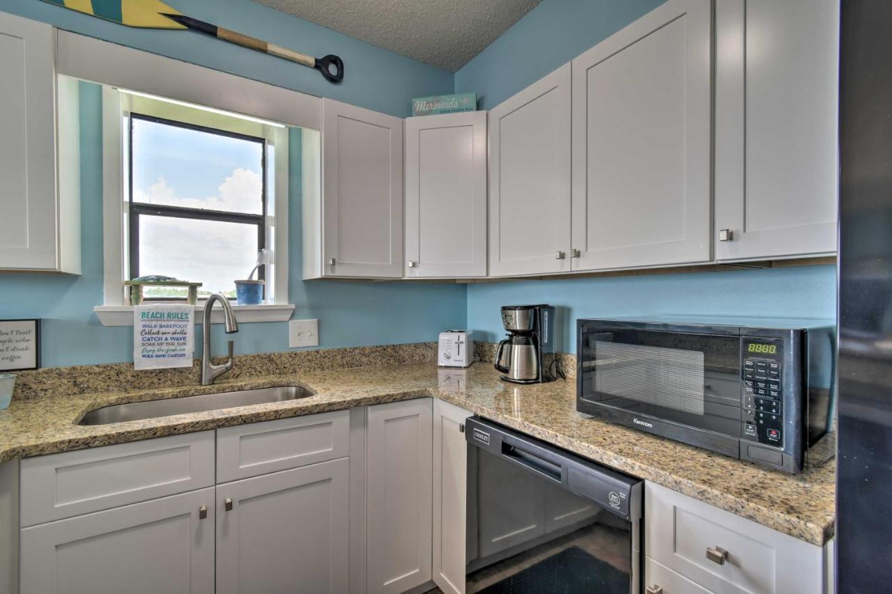 Waterfront With Patio, Pier And Pool Apartment Gulf Shores