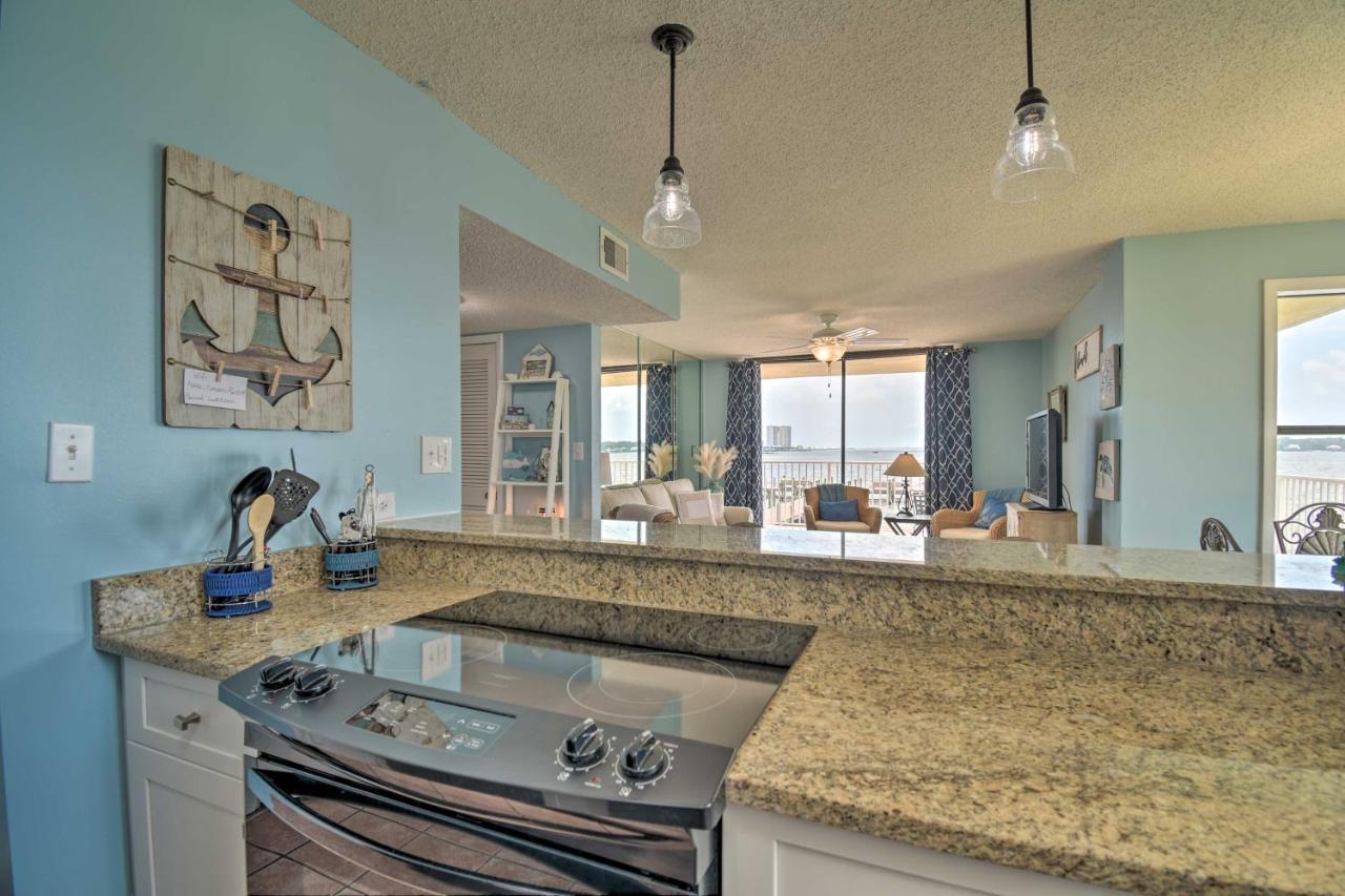 Waterfront With Patio, Pier And Pool Apartment *