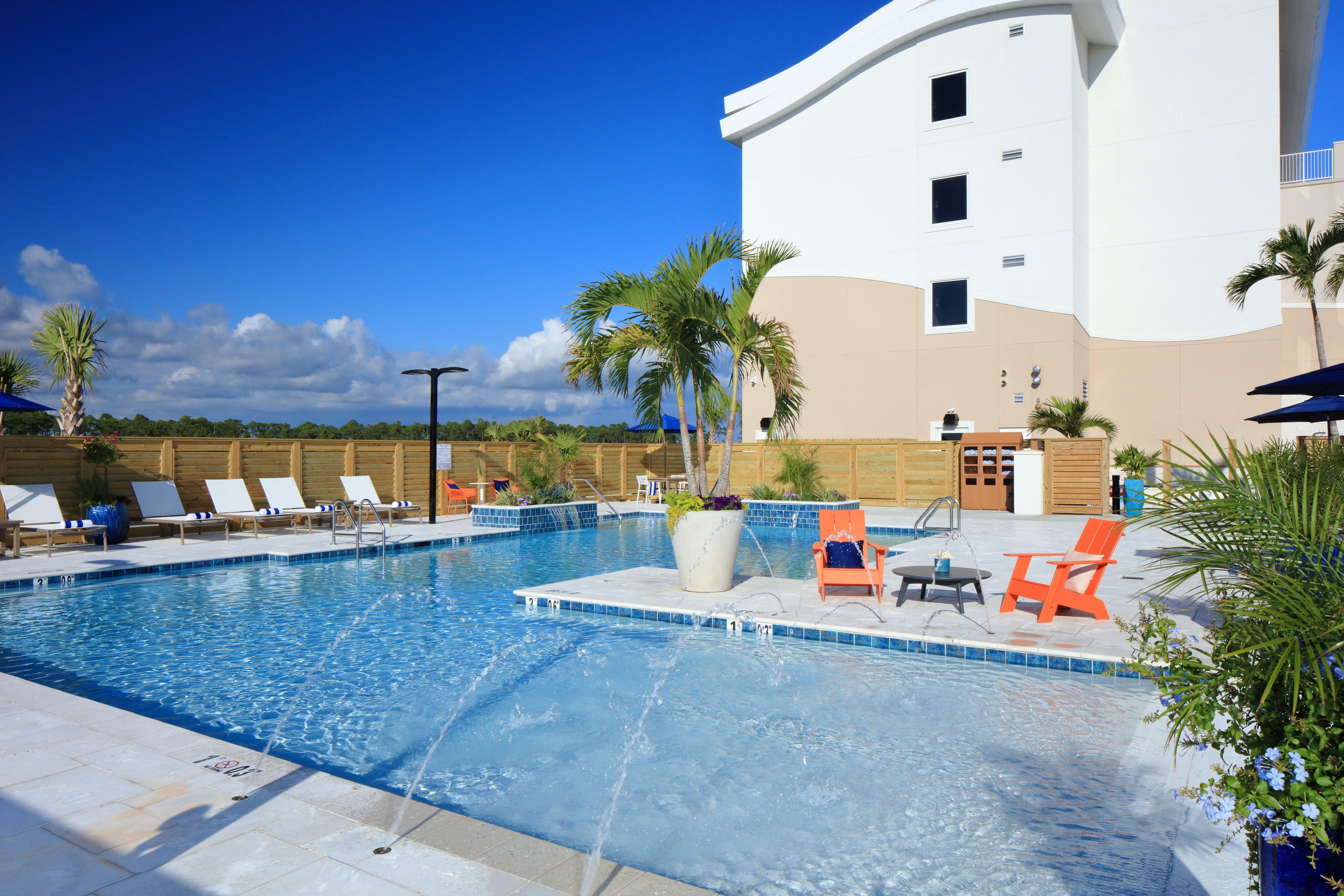 Resort Indigo Orange - By Ihg