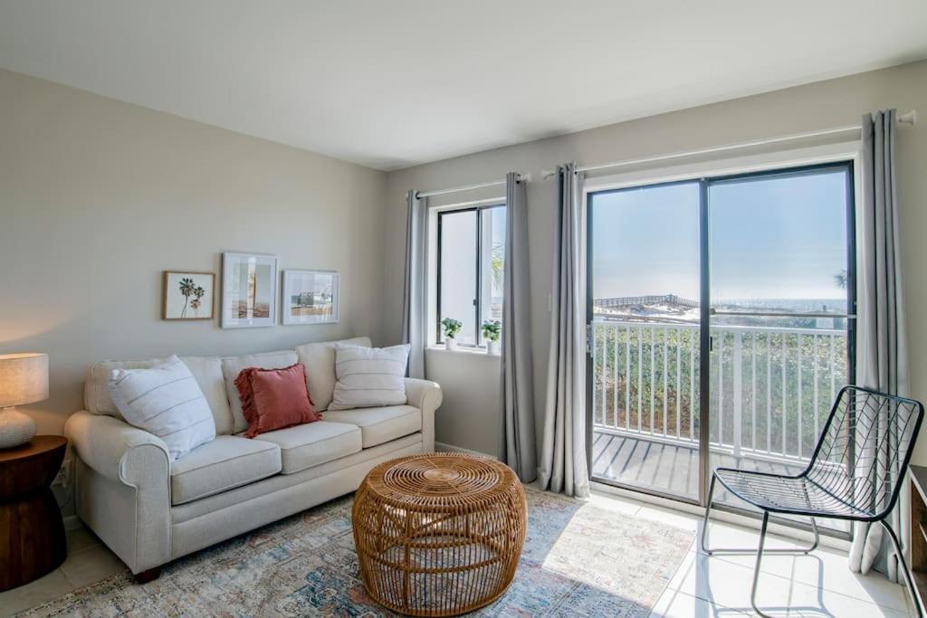 Apartment Beachfront Stylish - Stunning Views! *