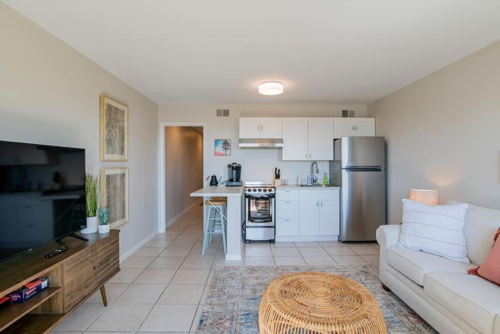 Apartment Beachfront Stylish - Stunning Views!