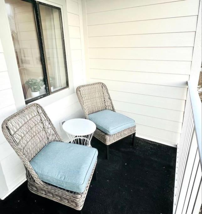 Beachfront Stylish - Stunning Views! *