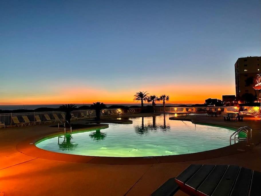 Beachfront Stylish - Stunning Views!