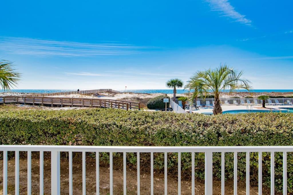 Apartment Beachfront Stylish - Stunning Views!