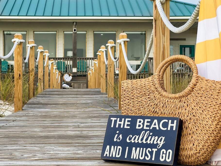Holiday home Surfside Paradise *