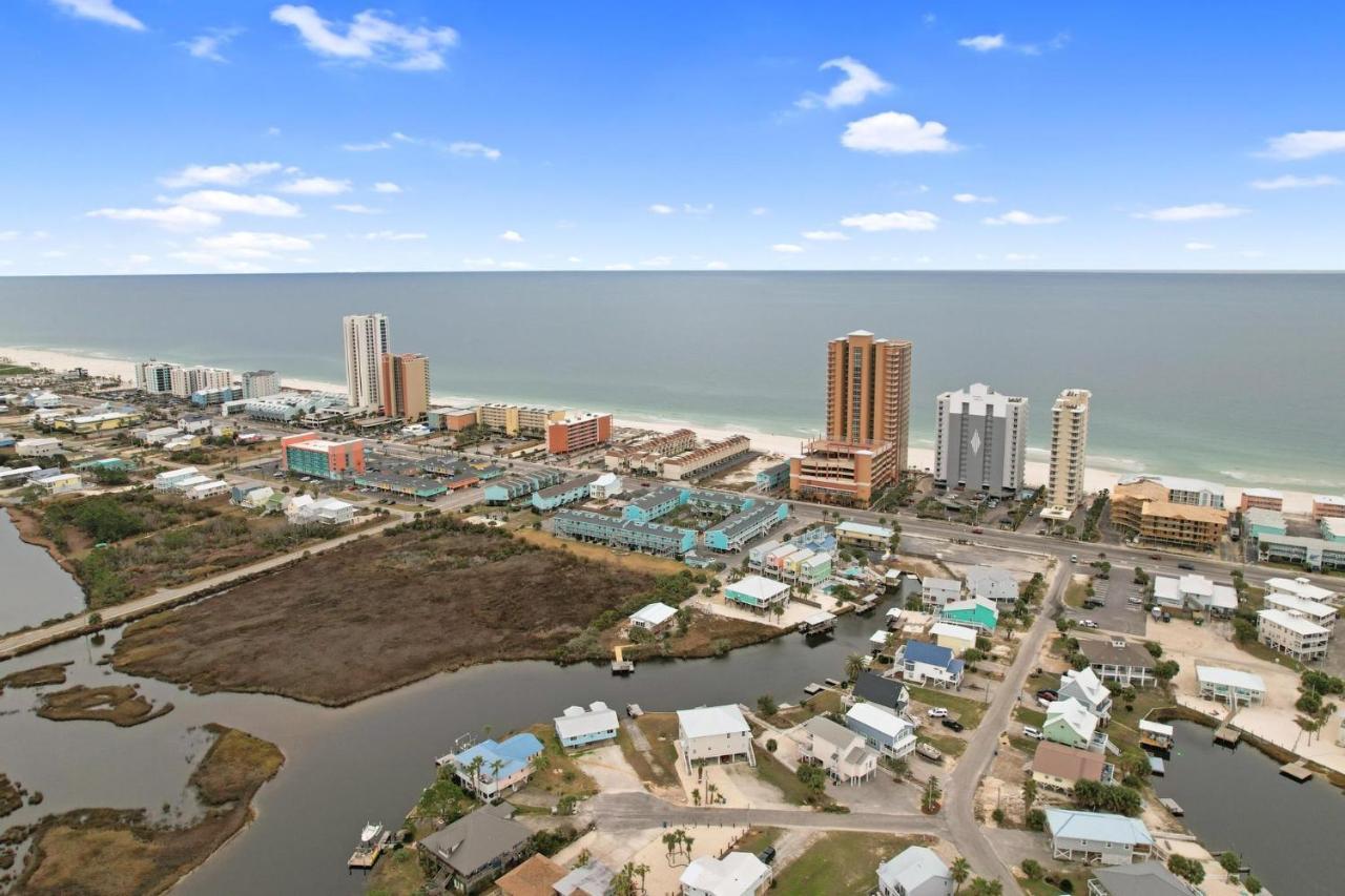 214 Shoreland *