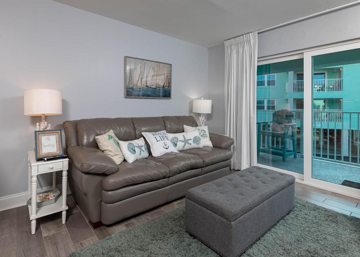 Harbor House B19 Apartment
