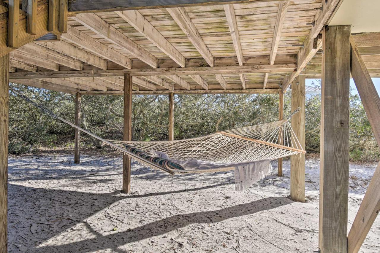 With Large Porch - Walk To Holiday home