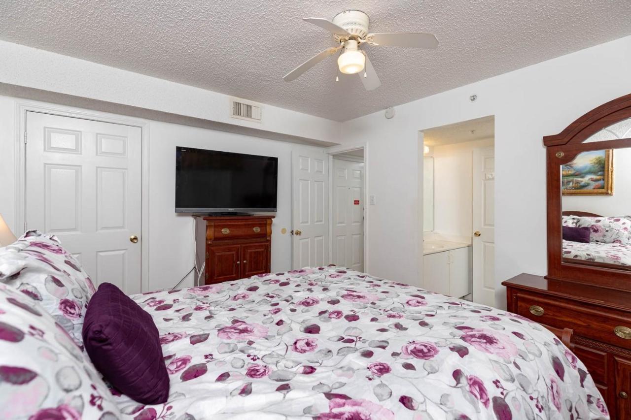 Royal Palms 708