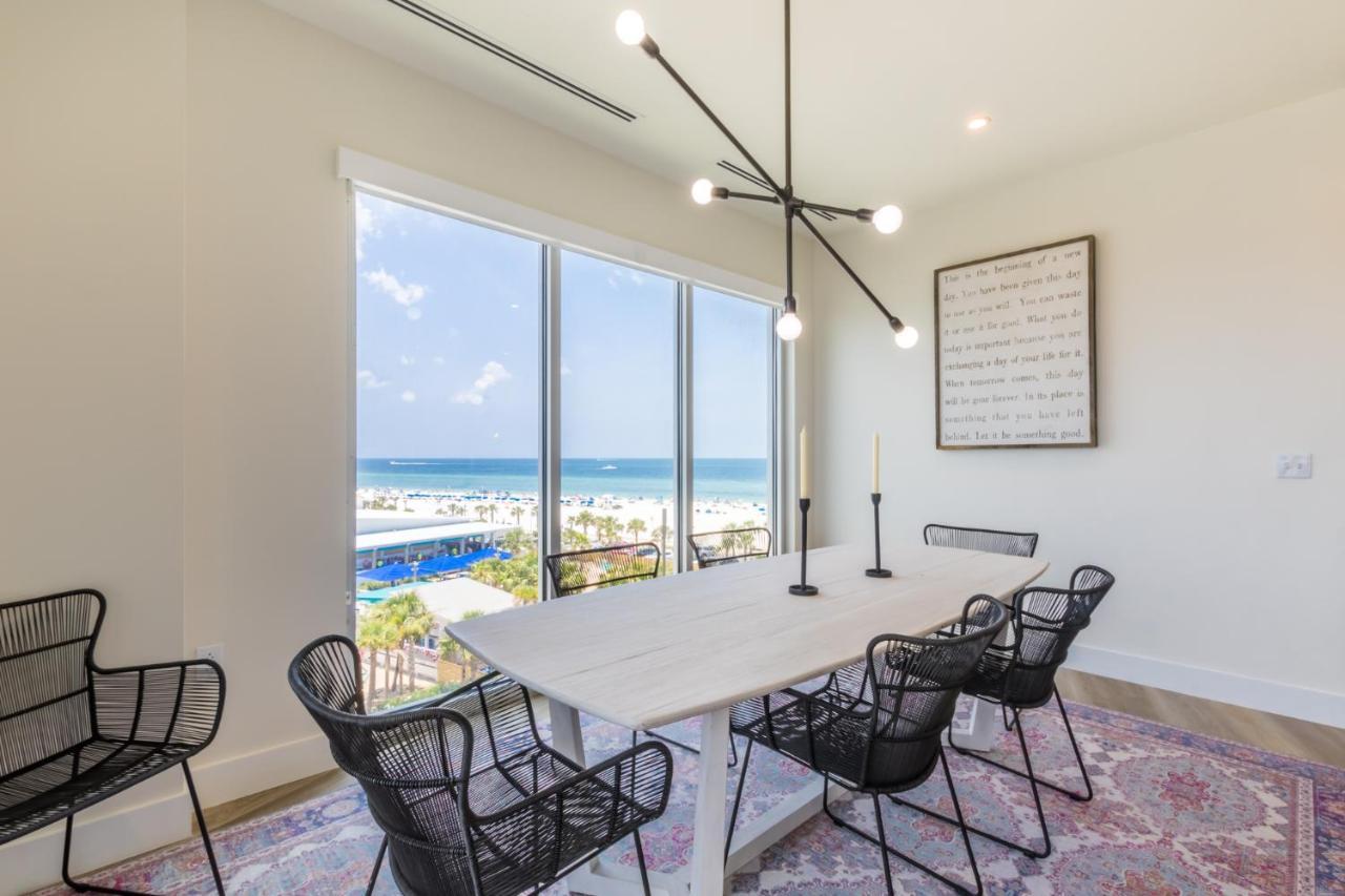 Spacious, 5 Bedroom On The With Rooftop Pool Next To The Hangout! Holiday home Gulf Shores