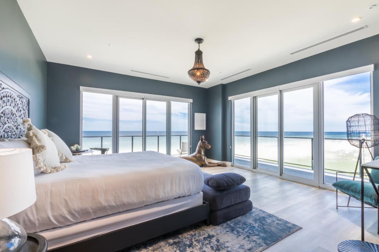 Holiday home Elegant 6 Bedroom With And Views, 2 Large Balconies, Next To The Hangout! Gulf Shores