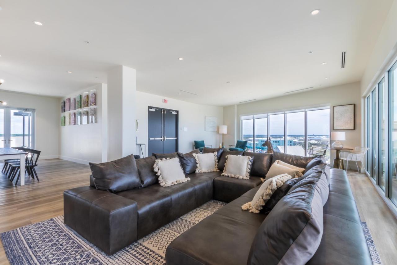 Elegant 6 Bedroom With And Views, 2 Large Balconies, Next To The Hangout! Holiday home Gulf Shores