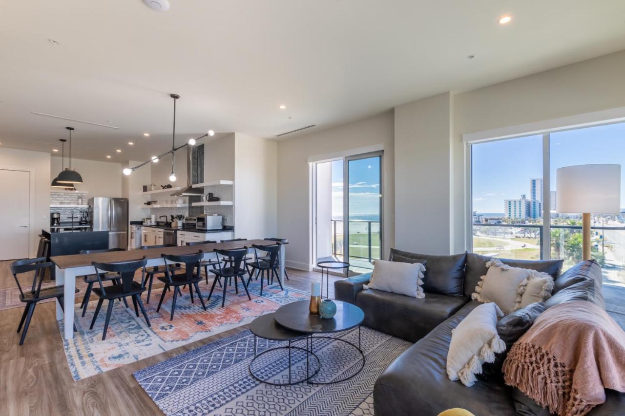 Elegant 4 Bedroom Luxury With Rooftop Pool Next To The Hangout * Gulf Shores