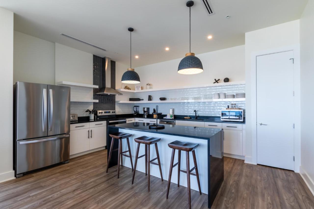 Luxury 4 Bedroom Beachfront With Rooftop Pool Next To The Hangout! Gp 303 *