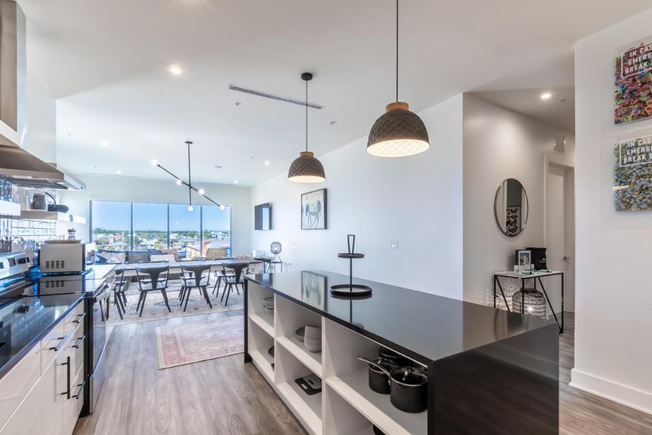 Holiday home Elegant 4 Bedroom Luxury With Rooftop Pool Next To The Hangout *