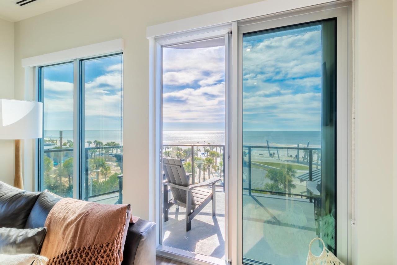 Holiday home Luxury 4 Bedroom Gulf View Condo, Rooftop Pool, Right Next To The Hangout! Gulf Shores