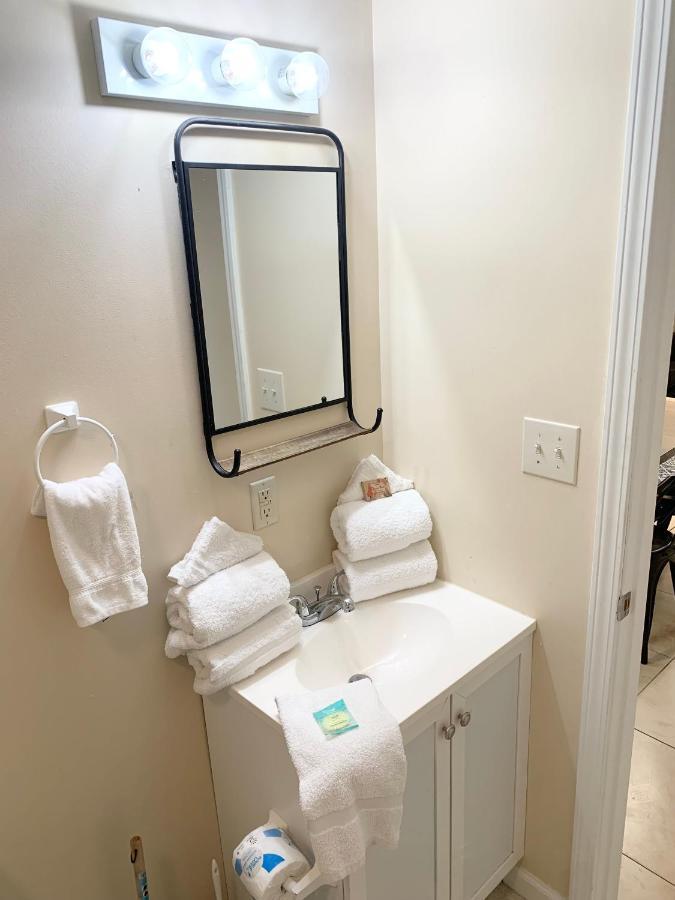 Budget Friendly In The Heart Of Gulf Shores! Holiday home Gulf Shores